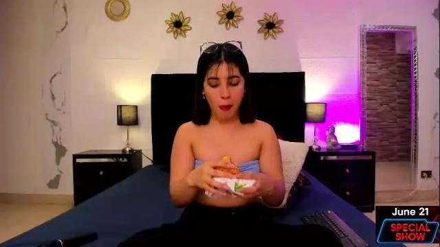 Image 12 of riley_skye_ Stream on Chaturbate on 1 month ago