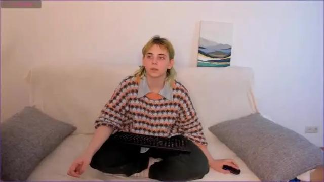 Image 4 of rileycliffside Stream on Chaturbate on 14 months ago