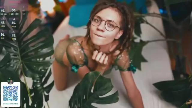 Image 2 of rin_skylar Stream on Chaturbate on 1 month ago