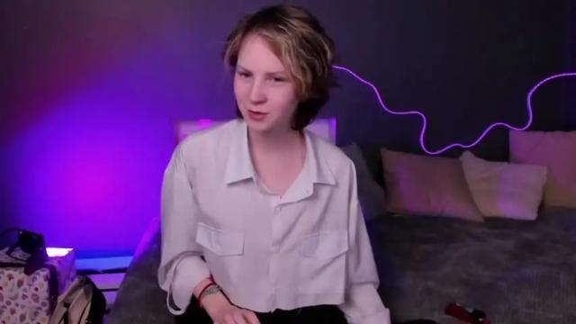 Image 3 of rina_dee Stream on Chaturbate on 15 months ago