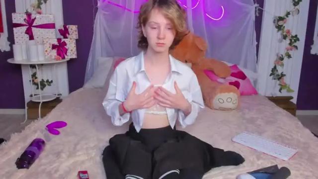 Image 7 of rina_dee Stream on Chaturbate on 15 months ago