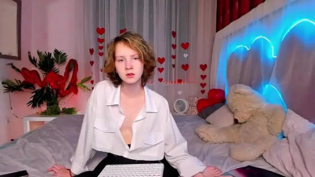 Image 3 of rina_dee Stream on Chaturbate on 15 months ago