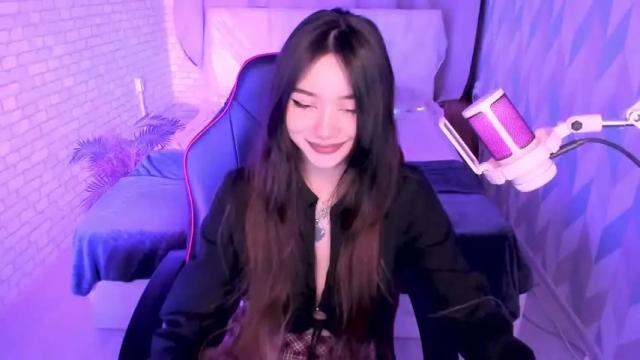 Image 3 of rinabrin Stream on Chaturbate on 21 months ago