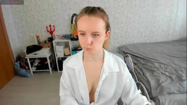 Image 3 of rinamote Stream on Chaturbate on 5 months ago