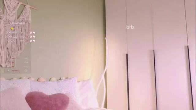 Image 12 of rinassecret Stream on Chaturbate on 2 months ago