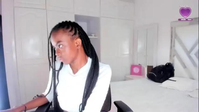 Image 10 of ririblonde Stream on Chaturbate on 1 month ago