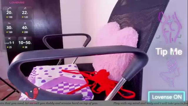Image 12 of ririblonde Stream on Chaturbate on 1 month ago