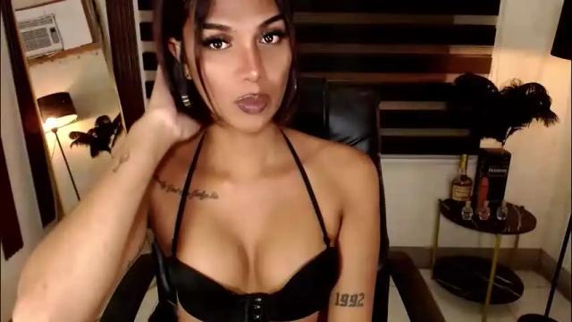 Image 7 of ririmoorets Stream on Chaturbate on 2 months ago