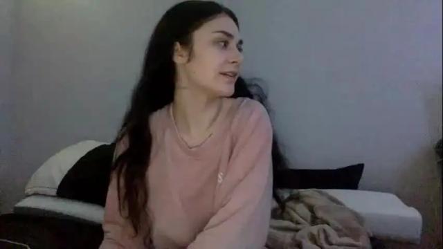 Image 8 of risababyy Stream on Chaturbate on 15 months ago