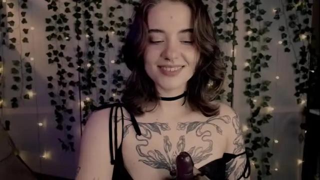 Image 11 of risha_laass Stream on Chaturbate on 2 months ago