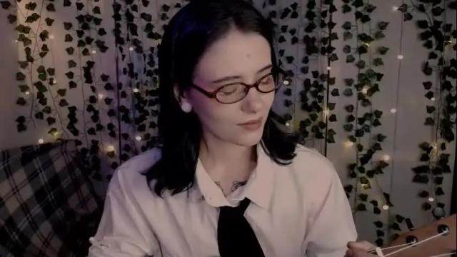Image 4 of risha_laass Stream on Chaturbate on 2 months ago