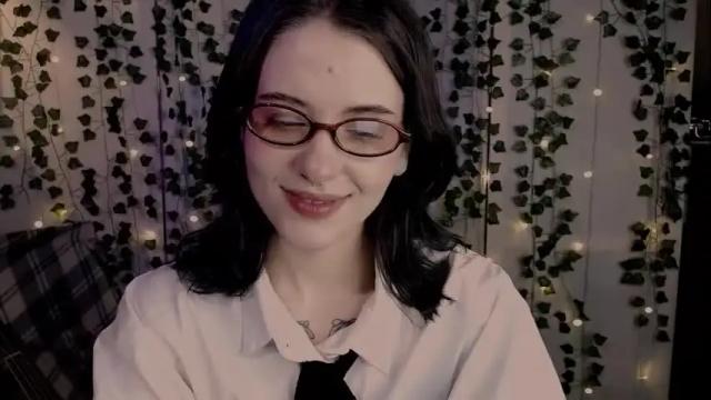 Image 6 of risha_laass Stream on Chaturbate on 2 months ago