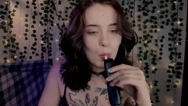 Image 2 of risha_laass Stream on Chaturbate on 1 month ago