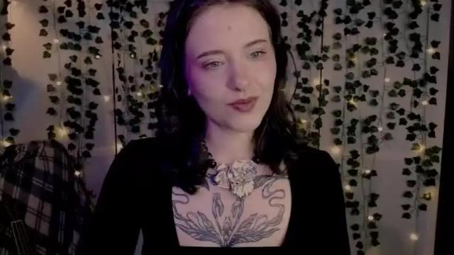 Image 2 of risha_laass Stream on Chaturbate on 1 month ago
