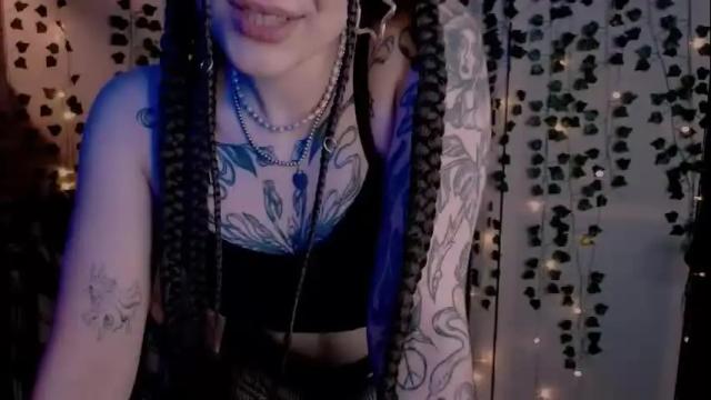Image 2 of risha_laass Stream on Chaturbate on 1 month ago
