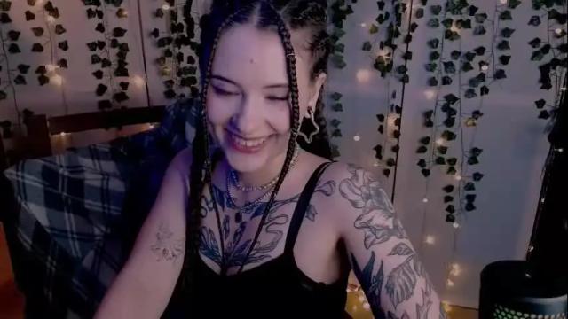 Image 7 of risha_laass Stream on Chaturbate on 1 month ago