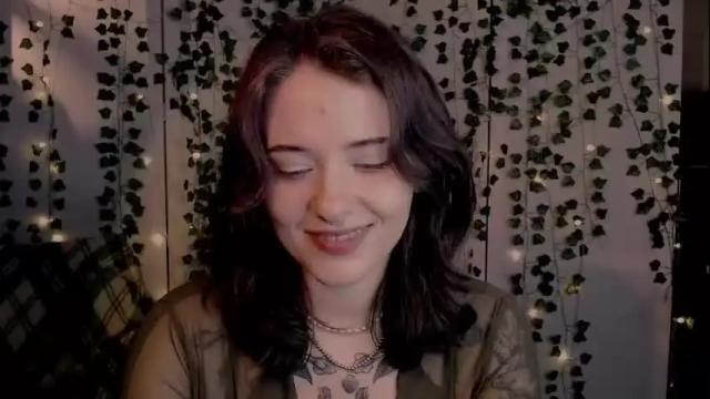 Image 2 of risha_laass Stream on Chaturbate on 1 month ago