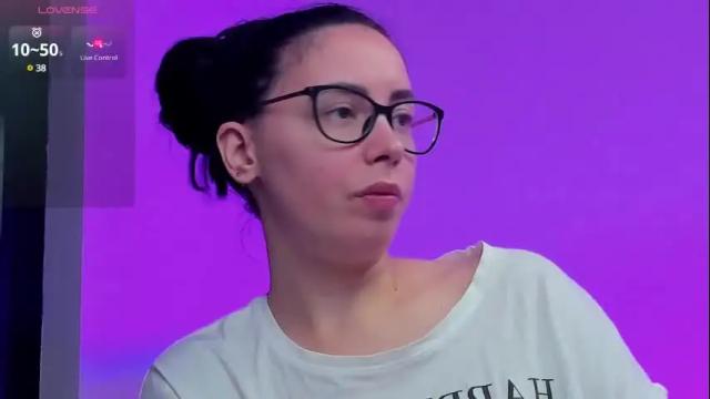 Image 3 of ritasunset Stream on Chaturbate on 1 month ago