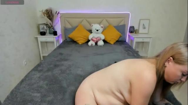 Image 12 of robertamorelly Stream on Chaturbate on 1 month ago