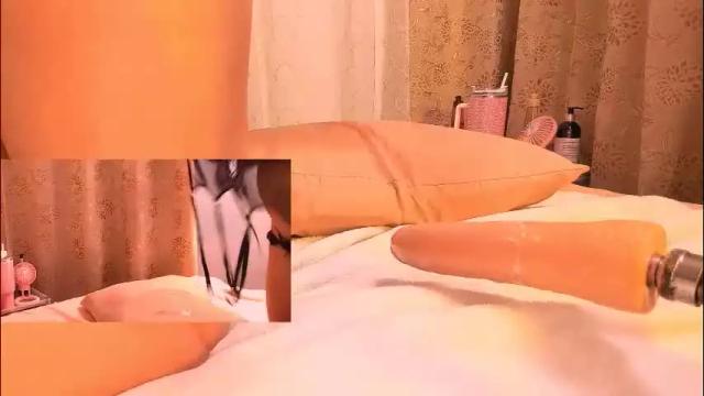 Image 12 of roberts_kloe Stream on Chaturbate on 1 month ago