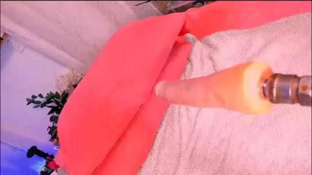 Image 8 of roberts_kloe Stream on Chaturbate on 1 month ago