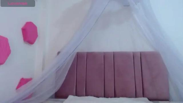 Image 10 of roblesxx Stream on Chaturbate on 19 months ago