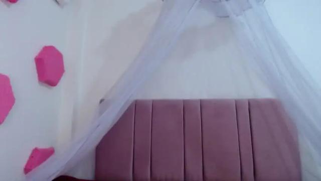 Image 3 of roblesxx Stream on Chaturbate on 19 months ago