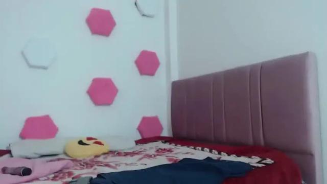 Thumbnail 1, roblesxx's Stream at Chaturbate, 18 months ago