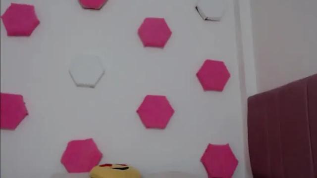 Image 11 of roblesxx Stream on Chaturbate on 18 months ago
