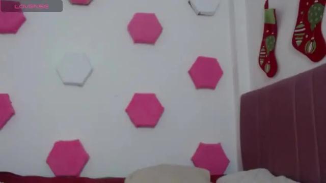 Image 12 of roblesxx Stream on Chaturbate on 17 months ago