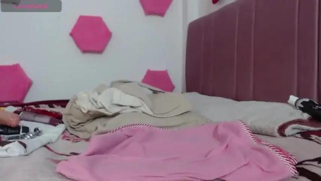 Image 7 of roblesxx Stream on Chaturbate on 17 months ago