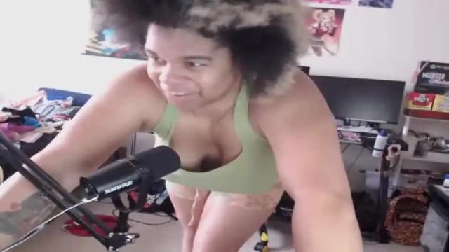 Thumbnail 3, roelliitheecchi's Stream at Chaturbate, 18 months ago