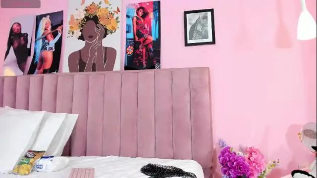 Image 3 of rolyloren Stream on Chaturbate on 2 months ago