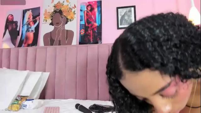 Image 4 of rolyloren Stream on Chaturbate on 2 months ago
