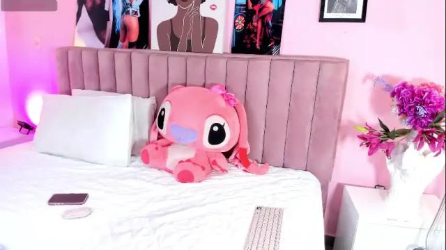 Image 2 of rolyloren Stream on Chaturbate on 12 days ago