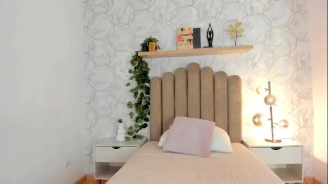 Image 3 of roma_love_ Stream on Chaturbate on 1 month ago