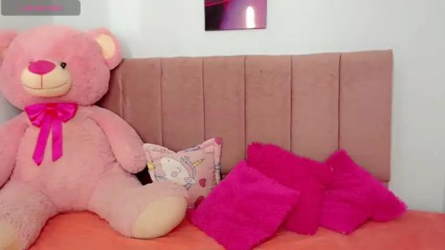 Image 2 of romina21_ Stream on Chaturbate on 14 months ago