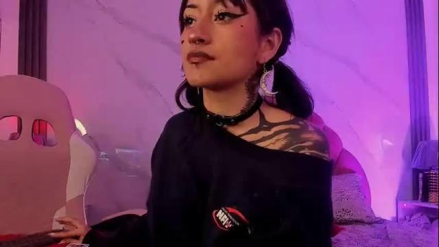 Image 2 of rominnakonde Stream on Chaturbate on 4 months ago