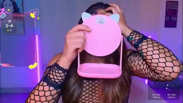 Image 2 of romirousexx Stream on Chaturbate on 2 months ago