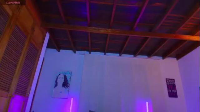 Image 10 of romirousexx Stream on Chaturbate on 2 months ago