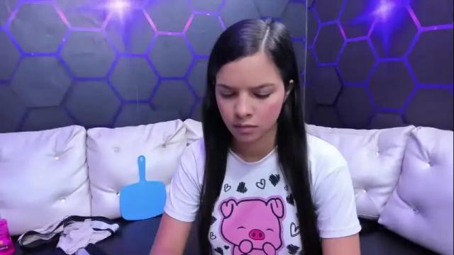 Image 2 of room_kitty Stream on Chaturbate on 25 days ago