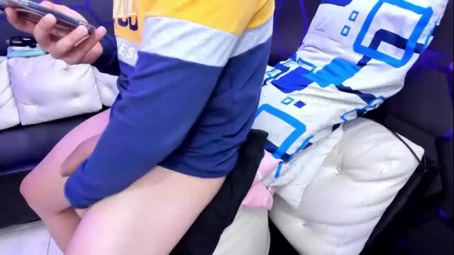 Image 2 of room_kitty Stream on Chaturbate on 19 days ago