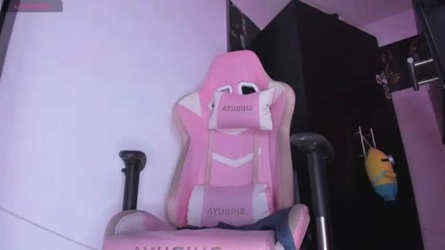 Image 8 of room_serviicee Stream on Chaturbate on 16 months ago