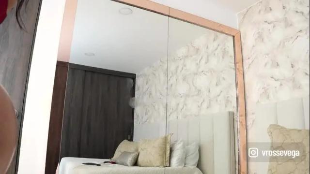 Image 12 of rosalie_vega Stream on Chaturbate on 3 months ago