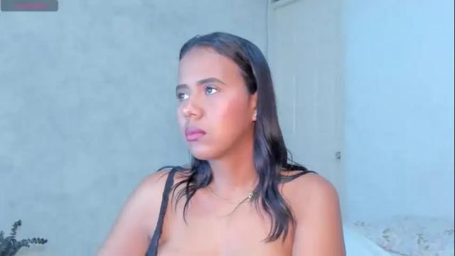 Image 7 of rosaliiaa1 Stream on Chaturbate on 1 month ago