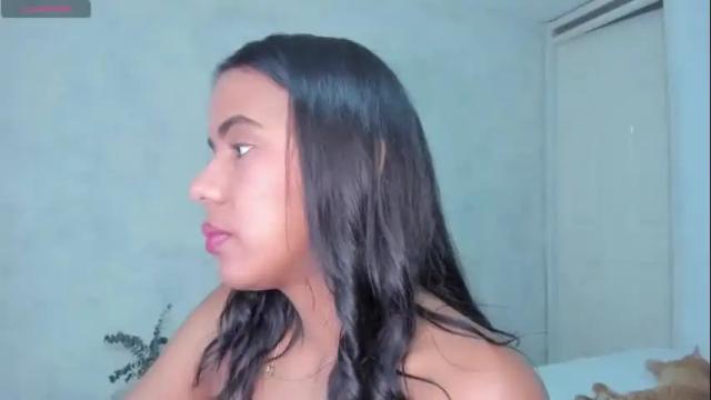 Image 3 of rosaliiaa1 Stream on Chaturbate on 11 days ago