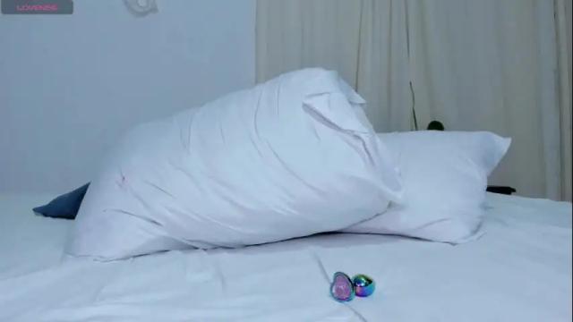 Image 10 of rosaliiaa1 Stream on Chaturbate on 10 days ago