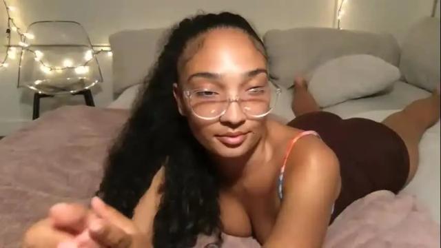 Image 8 of rosalinatoosexy Stream on Chaturbate on 2 months ago