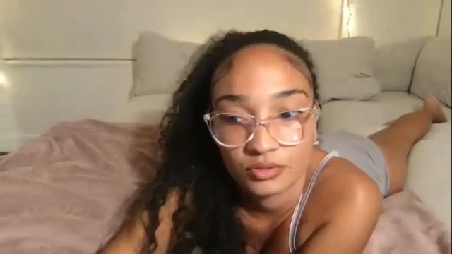 Image 6 of rosalinatoosexy Stream on Chaturbate on 1 month ago