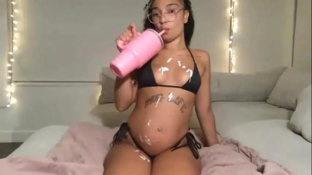Image 8 of rosalinatoosexy Stream on Chaturbate on 1 month ago